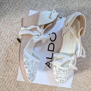 ALDO Cream and White Lace Espadrille Wedges